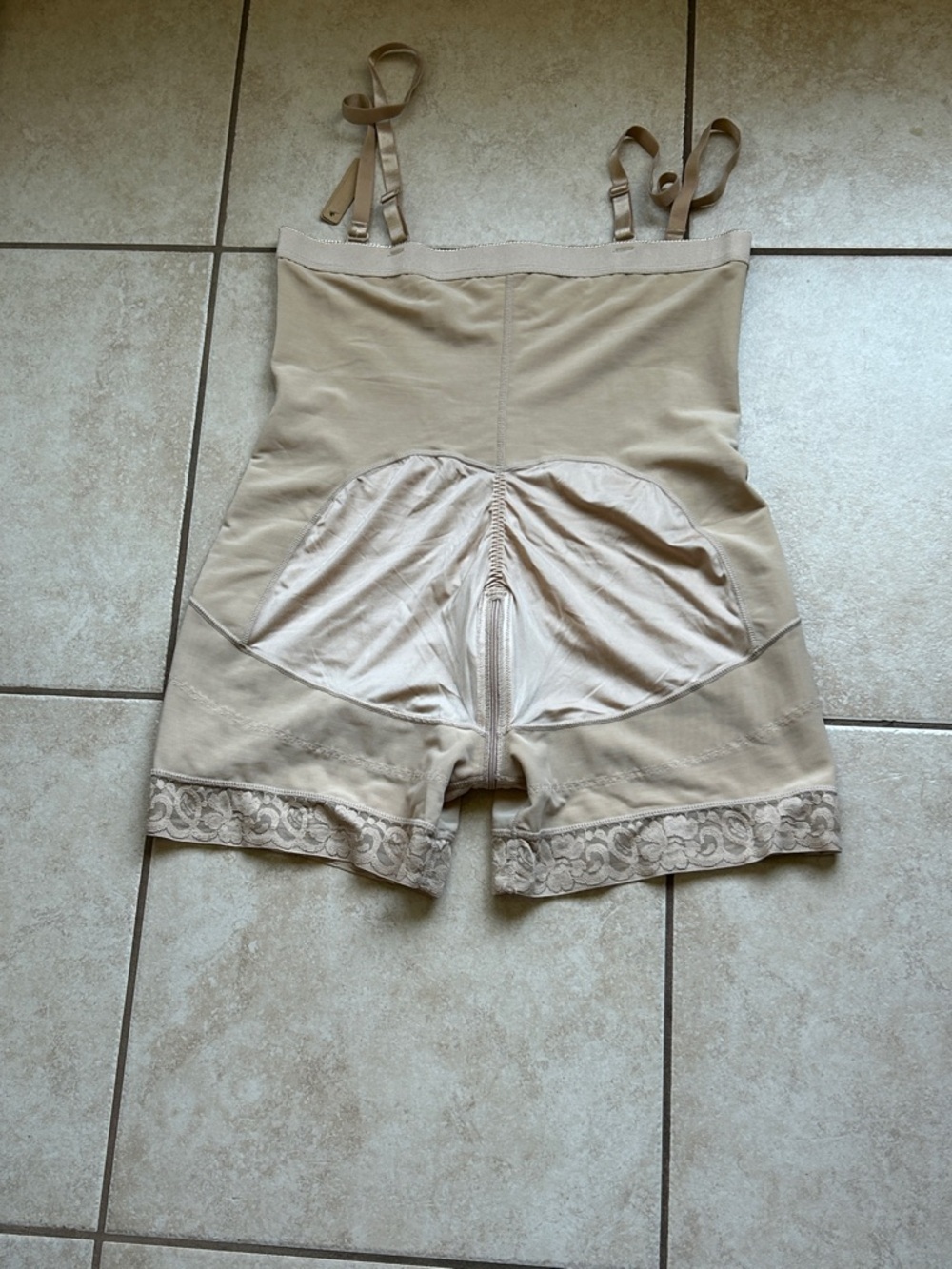 NWT Shapellx AirSlim Full Body Shaper - Butt Lifter Faja - 4XL Cream - Picture 3 of 4